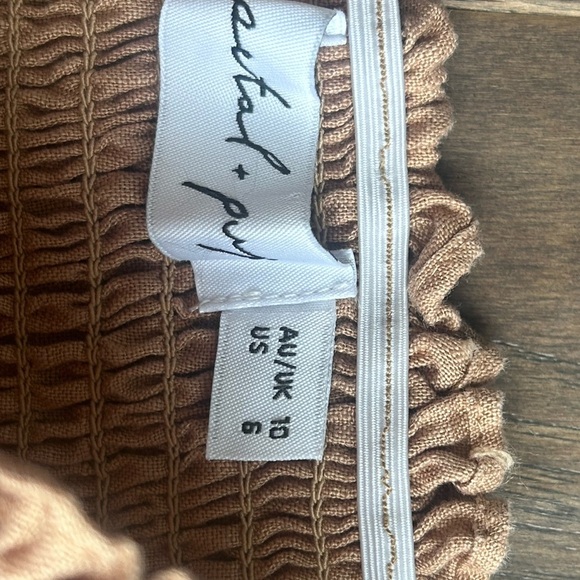 Petal and Pup Domenica Dress Size 6 Small Off Shoulder. Linen - Picture 6 of 8